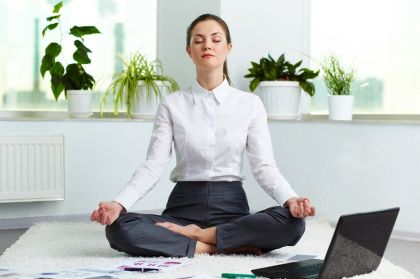 Meditation hilft, den Alltagsstress abzubauen und die innere Ruhe zu finden. Foto: Fotolia