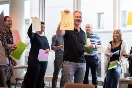 Ausbildende übernehmen heute immer öfter die Rolle eines Coaches und begleiten ihre Kursteilnehmenden persönlich bis zum Lernziel. Foto: Lernwerkstatt Olten
