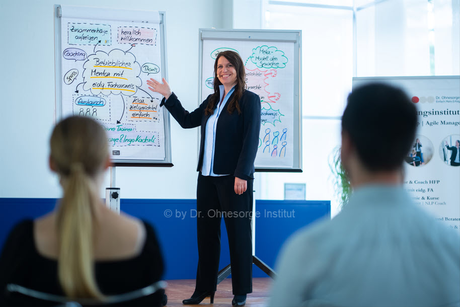 In der Rolle als Coach, Berater und Trainer begleitest Du Menschen professionell durch Ver&auml;nderungs- und Entwicklungsprozesse. Foto: Dr. Ohnesorge Institut / Dr. Doris Ohnesorge